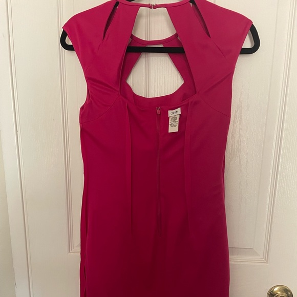 Cute, elegant & sexy short sleeve dress by Cache. - Picture 6 of 9